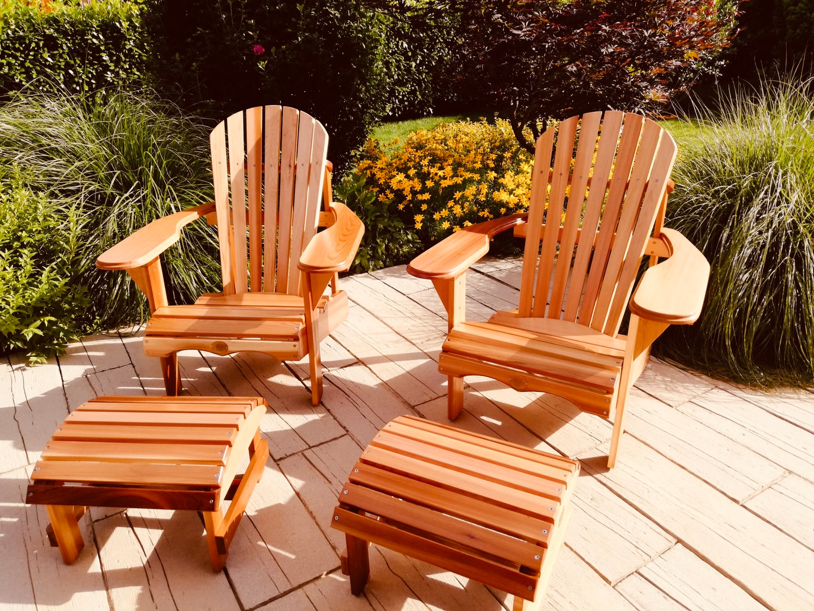 Adirondack Chairs mit Schemel