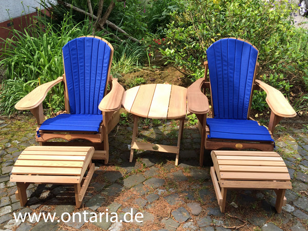 Adirondack Liegechairs mit Polsterkissen und Tisch