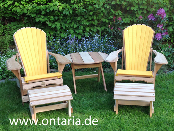 Adirondack Liegechairs mit Polsterkissen und Tisch