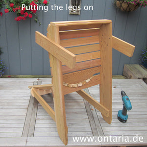 Montage der Beine des Adirondack Chair